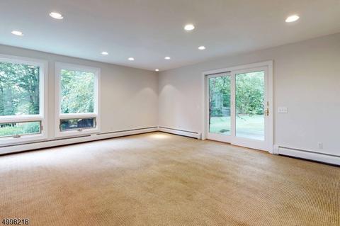 85 Cider Hl, Upper Saddle River, NJ 07458 photo 9