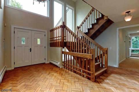 85 Cider Hl, Upper Saddle River, NJ 07458 photo 2
