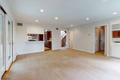 85 Cider Hl, Upper Saddle River, NJ 07458 photo 10