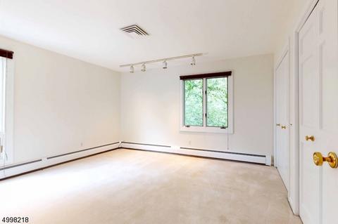 85 Cider Hl, Upper Saddle River, NJ 07458 photo 17