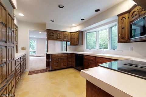 85 Cider Hl, Upper Saddle River, NJ 07458 photo 7