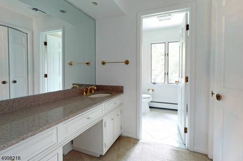 85 Cider Hl, Upper Saddle River, NJ 07458 photo 14