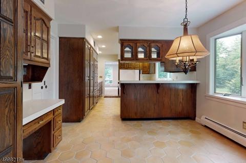 85 Cider Hl, Upper Saddle River, NJ 07458 photo 8