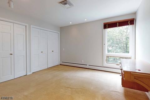 85 Cider Hl, Upper Saddle River, NJ 07458 photo 16