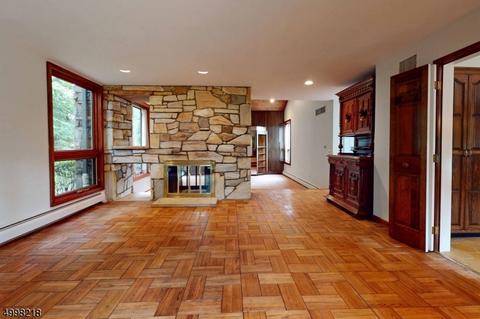 85 Cider Hl, Upper Saddle River, NJ 07458 photo 5
