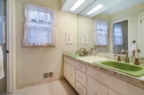 9 Valley View Dr, Mendham, NJ 07945 photo 17