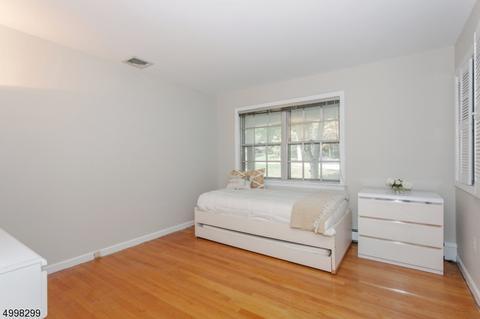 18 Geneva Ct, Wayne, NJ 07470 photo 10