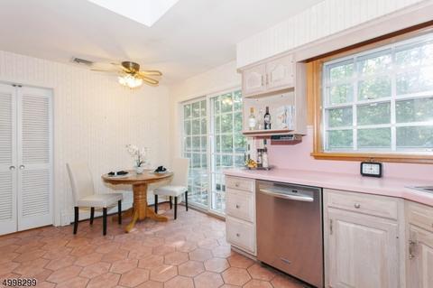 18 Geneva Ct, Wayne, NJ 07470 photo 6