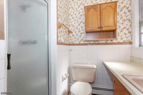 18 Geneva Ct, Wayne, NJ 07470 photo 8