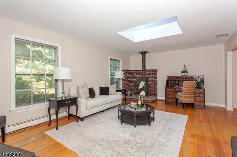 18 Geneva Ct, Wayne, NJ 07470 photo 3
