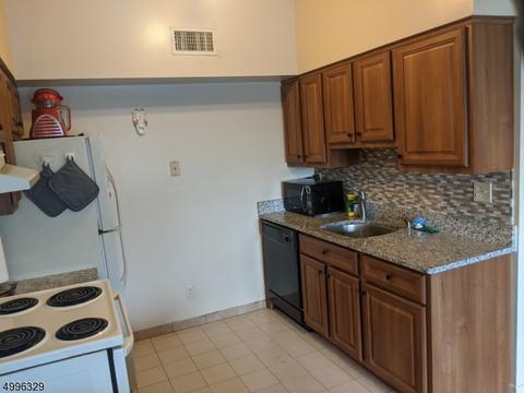 280 Union St #404, Hackensack, NJ 07601 photo 2