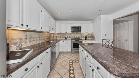 7 Bobolink Ct, Wayne, NJ 07470 photo 9