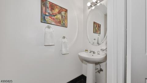 7 Bobolink Ct, Wayne, NJ 07470 photo 11