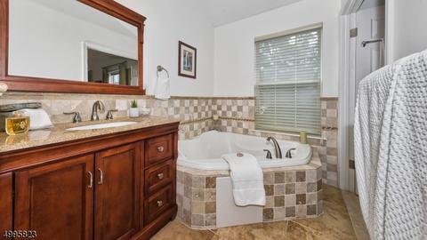 7 Bobolink Ct, Wayne, NJ 07470 photo 17