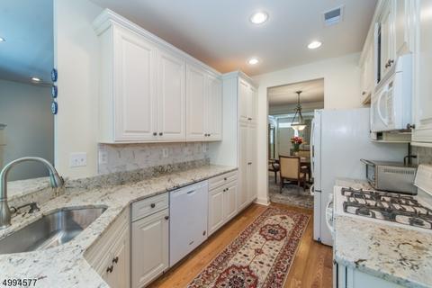 228 Levinberg Ln, Wayne, NJ 07470 photo 12