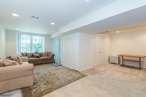 228 Levinberg Ln, Wayne, NJ 07470 photo 21