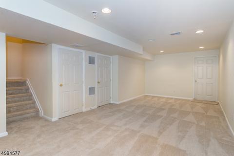 228 Levinberg Ln, Wayne, NJ 07470 photo 22
