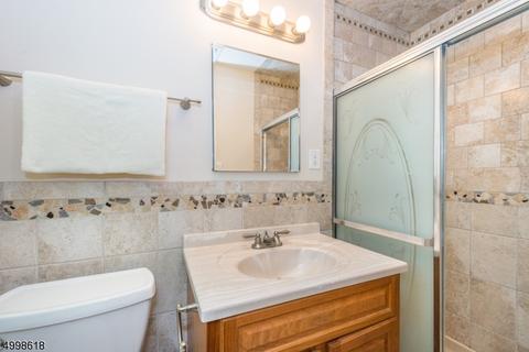 72 Fieldstone Pl, Wayne, NJ 07470 photo 17