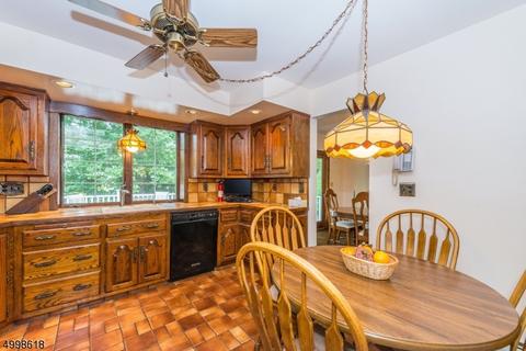 72 Fieldstone Pl, Wayne, NJ 07470 photo 9