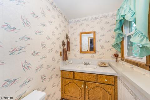 72 Fieldstone Pl, Wayne, NJ 07470 photo 22