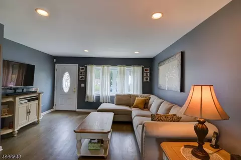 498 Malcolm Rd, Union, NJ 07083 photo 3