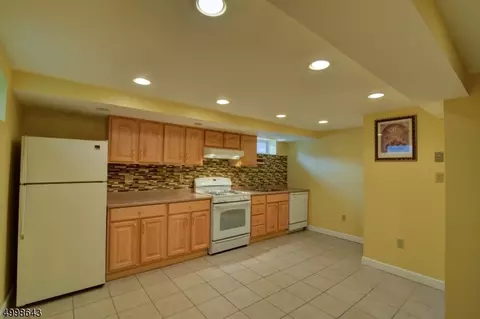 498 Malcolm Rd, Union, NJ 07083 photo 14