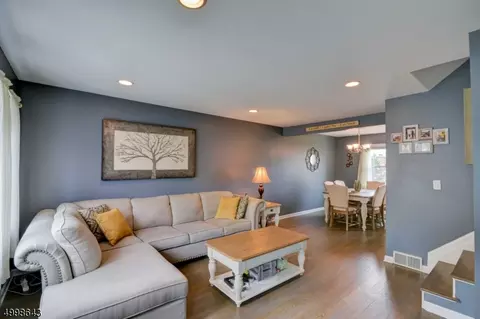 498 Malcolm Rd, Union, NJ 07083 photo 2
