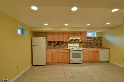 498 Malcolm Rd, Union, NJ 07083 photo 13