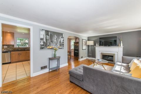 39 Hyde Rd, Bloomfield, NJ 07003 photo 3