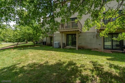 7 Cedar Ct, Flemington, NJ 08822 photo 2