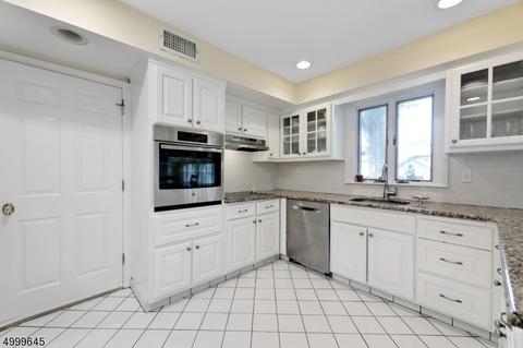 31 Audubon Ct, Millburn Twp., NJ 07078 photo 9