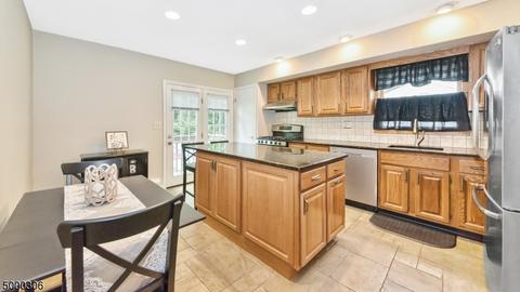 150 Linden Rd, Wayne, NJ 07470 photo 4