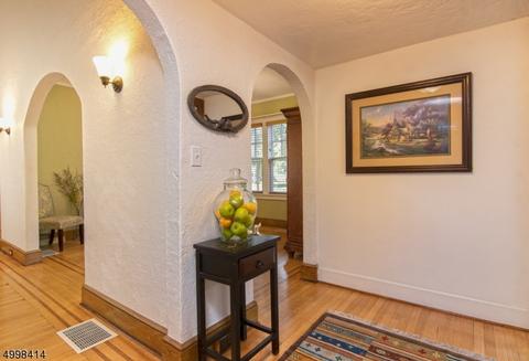 2 Mitchell Ave, Roseland, NJ 07068 photo 6