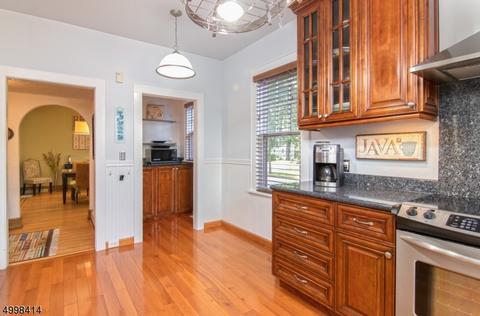 2 Mitchell Ave, Roseland, NJ 07068 photo 14