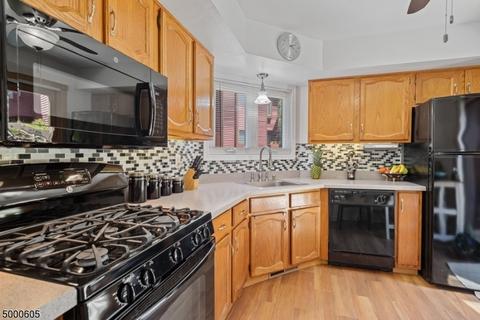 16 Trafalgar Ct, Hackettstown, NJ 07840 photo 4