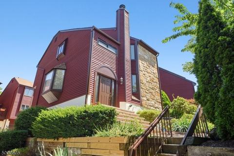 16 Trafalgar Ct, Hackettstown, NJ 07840 photo 1