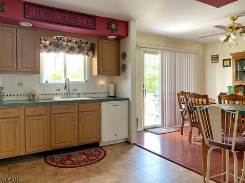73 Knowlton Rd, Columbia, NJ 07832 photo 4
