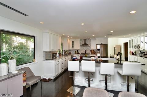 16 Apache Rd, Wayne, NJ 07470 photo 8