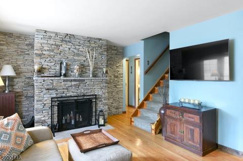 183 Mohawk Trl, Wayne, NJ 07470 photo 2
