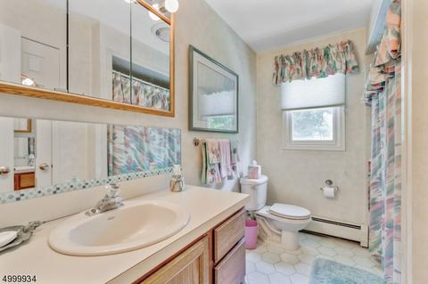79 Bourbon St, Wayne, NJ 07470 photo 18