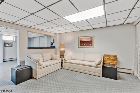 79 Bourbon St, Wayne, NJ 07470 photo 20