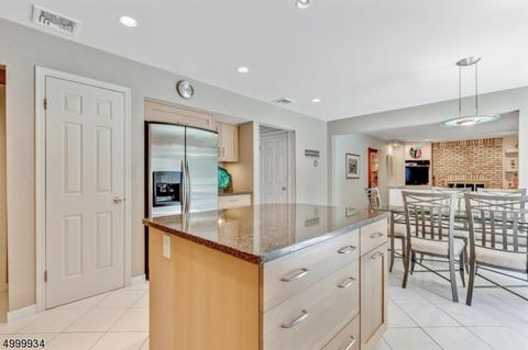 79 Bourbon St, Wayne, NJ 07470 photo 6