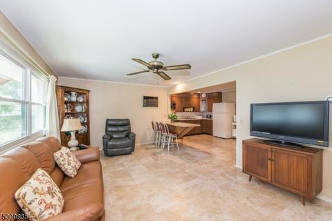 4 Stuart Ln, Wayne, NJ 07470 photo 10