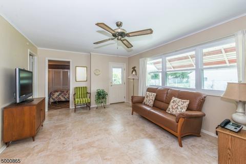 4 Stuart Ln, Wayne, NJ 07470 photo 11