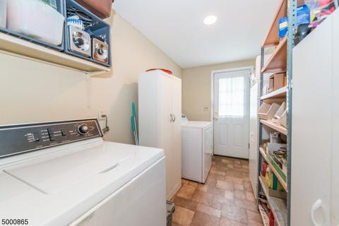 4 Stuart Ln, Wayne, NJ 07470 photo 17