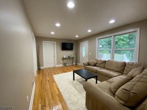 7 Blake Dr, Clark, NJ 07066 photo 10