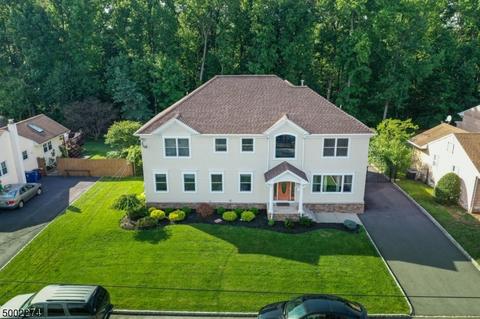7 Blake Dr, Clark, NJ 07066 photo 2