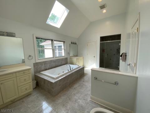 7 Blake Dr, Clark, NJ 07066 photo 15