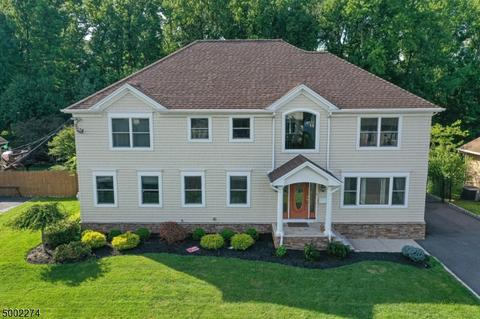 7 Blake Dr, Clark, NJ 07066 photo 1