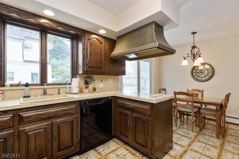 4 Maple Pl, Nutley, NJ 07110 photo 11